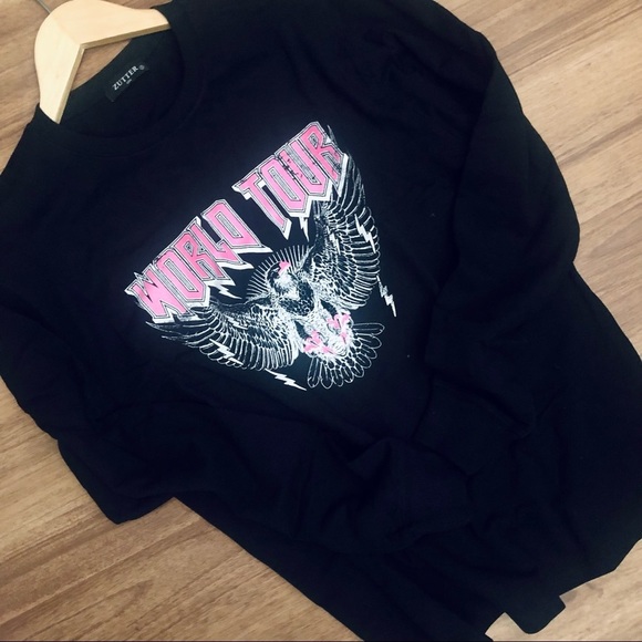 Long Sleeve Graphic Tee - Picture 5 of 6